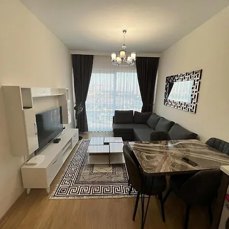 Fully Luxry With Swimming Pool Apartment *